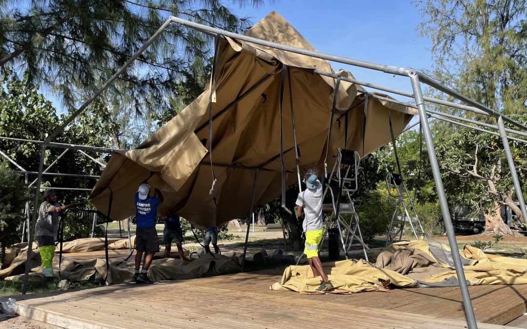 Préparation au Cyclone Batsiraï au camping